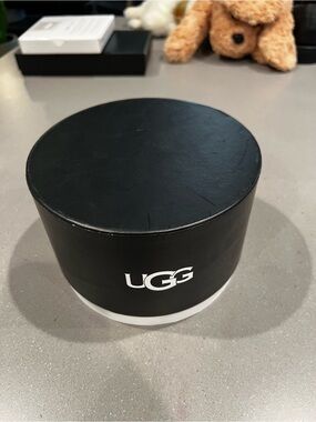 UGG Black and White Round Logo Gift Box